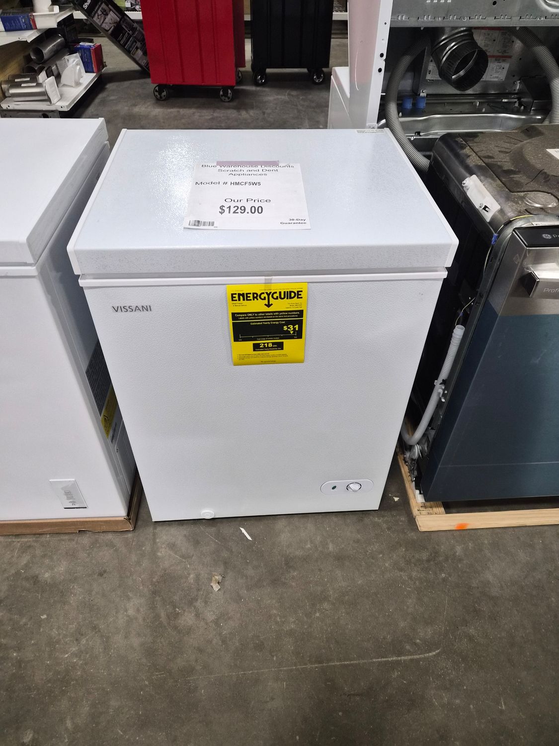 30 Day Scratch &amp; Dent 5CuFt Chest Freezer HMCF5W5