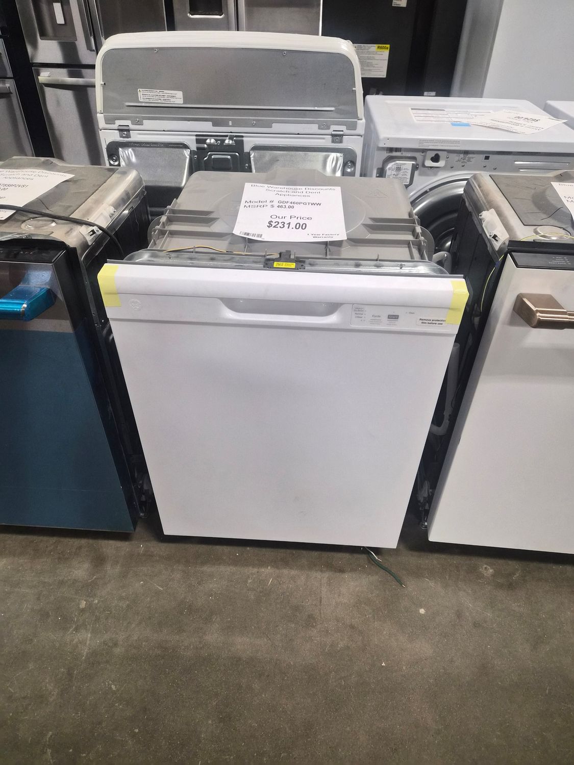 Scratch &amp; Dent GE Dishwasher GDF460PGTWW