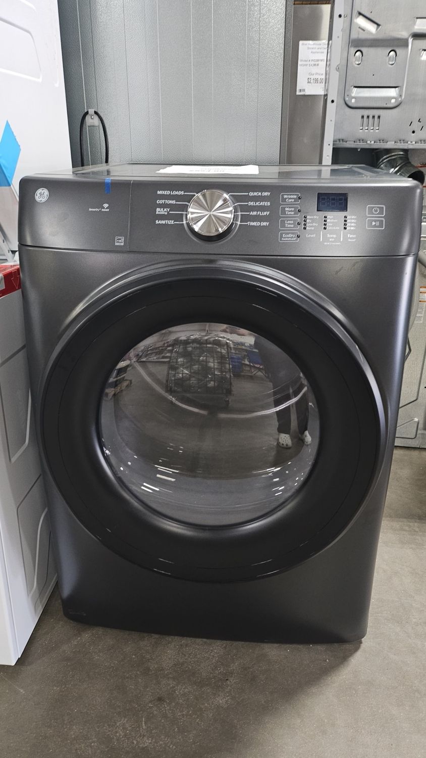 Scratch &amp; Dent GE® ENERGY STAR® Dryer GFD35ESPYDS