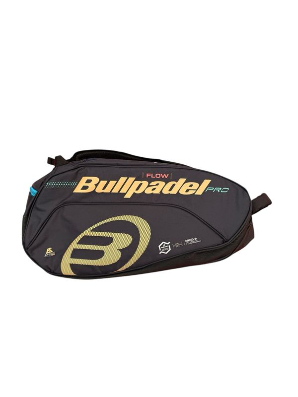Paletero Bullpadel Flow Pro