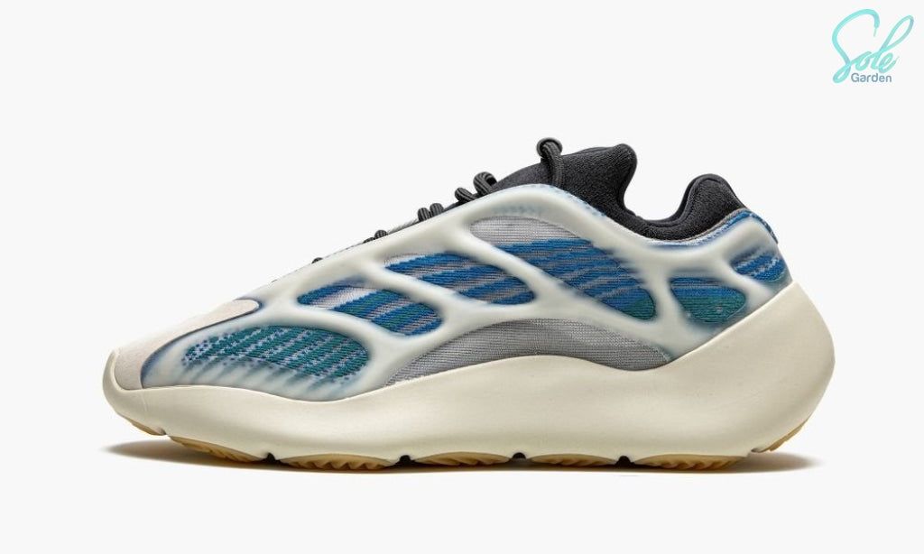Yeezy Boost 700 V3 &quot;Kyanite&quot;, Size: 6
