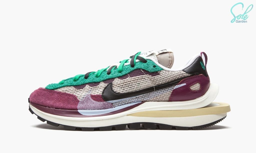 Nike Vaporwaffle sacai &quot;Villain Red&quot;, Size: 8.5