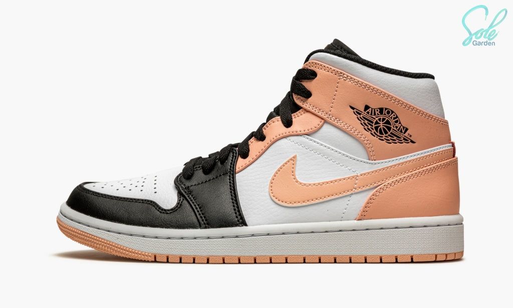 Air Jordan 1 Mid &quot;Crimson Tint&quot;, Size: 8.5