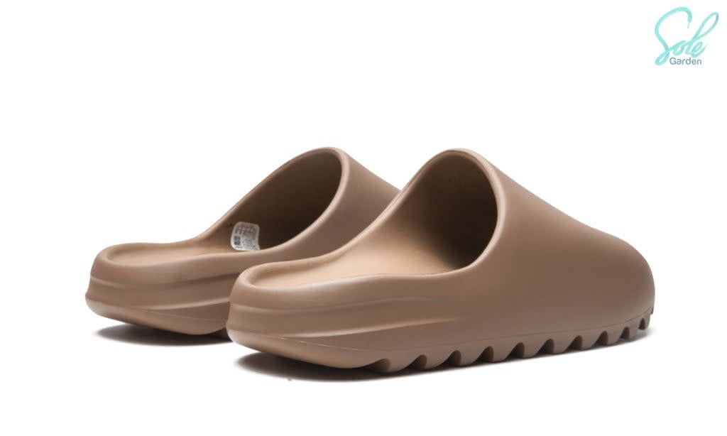 Adidas Yeezy Slide  “Core 2021”
