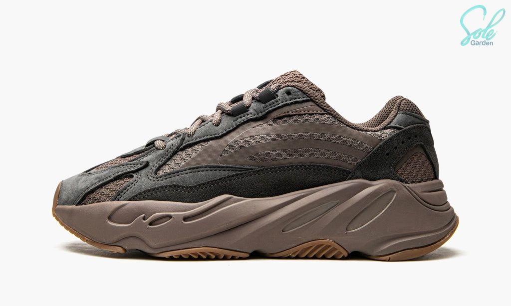 ADIDAS YEEZY BOOST 700 V2 &quot;Mauve&quot;, Size: 7