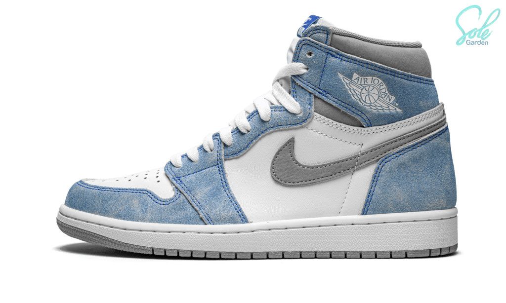 Air Jordan 1 Retro High OG  “Hyper Royal”, Size: 3.5Y