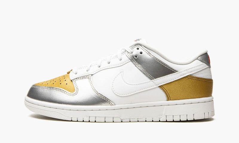 W Nike Dunk Low SE &quot;Gold White Silver&quot;