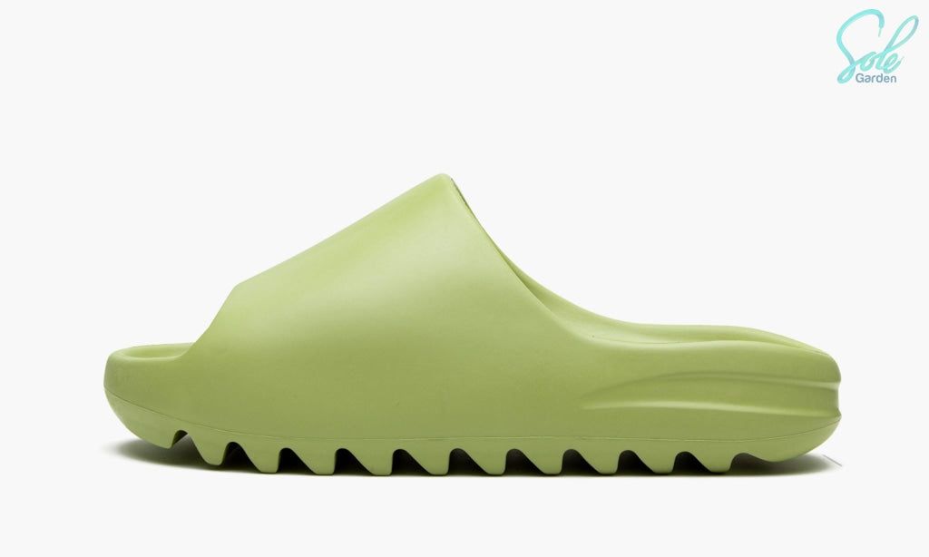 Adidas Yeezy Slide  “Resin”, Size: 5