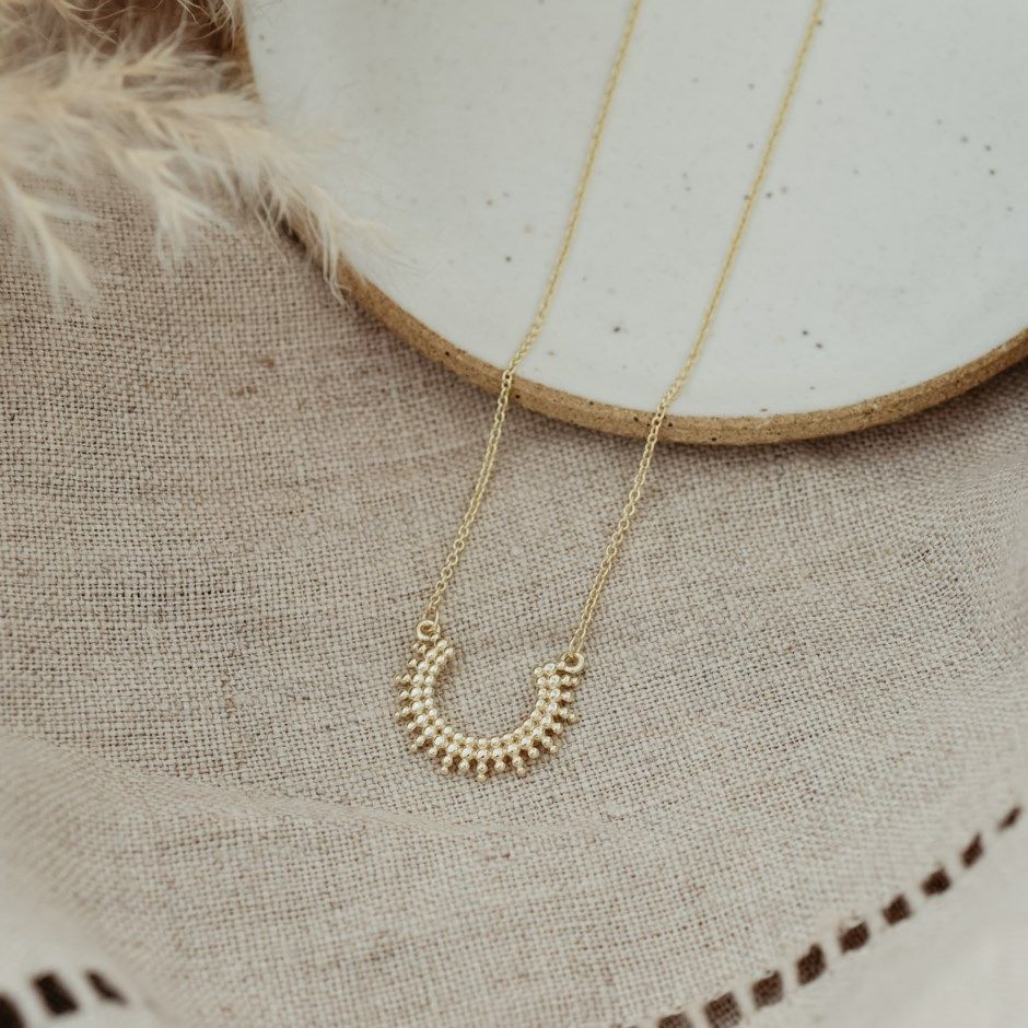 Curved Luck Necklace, Color: Gold