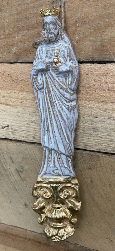 Jesus Crowned Figure
