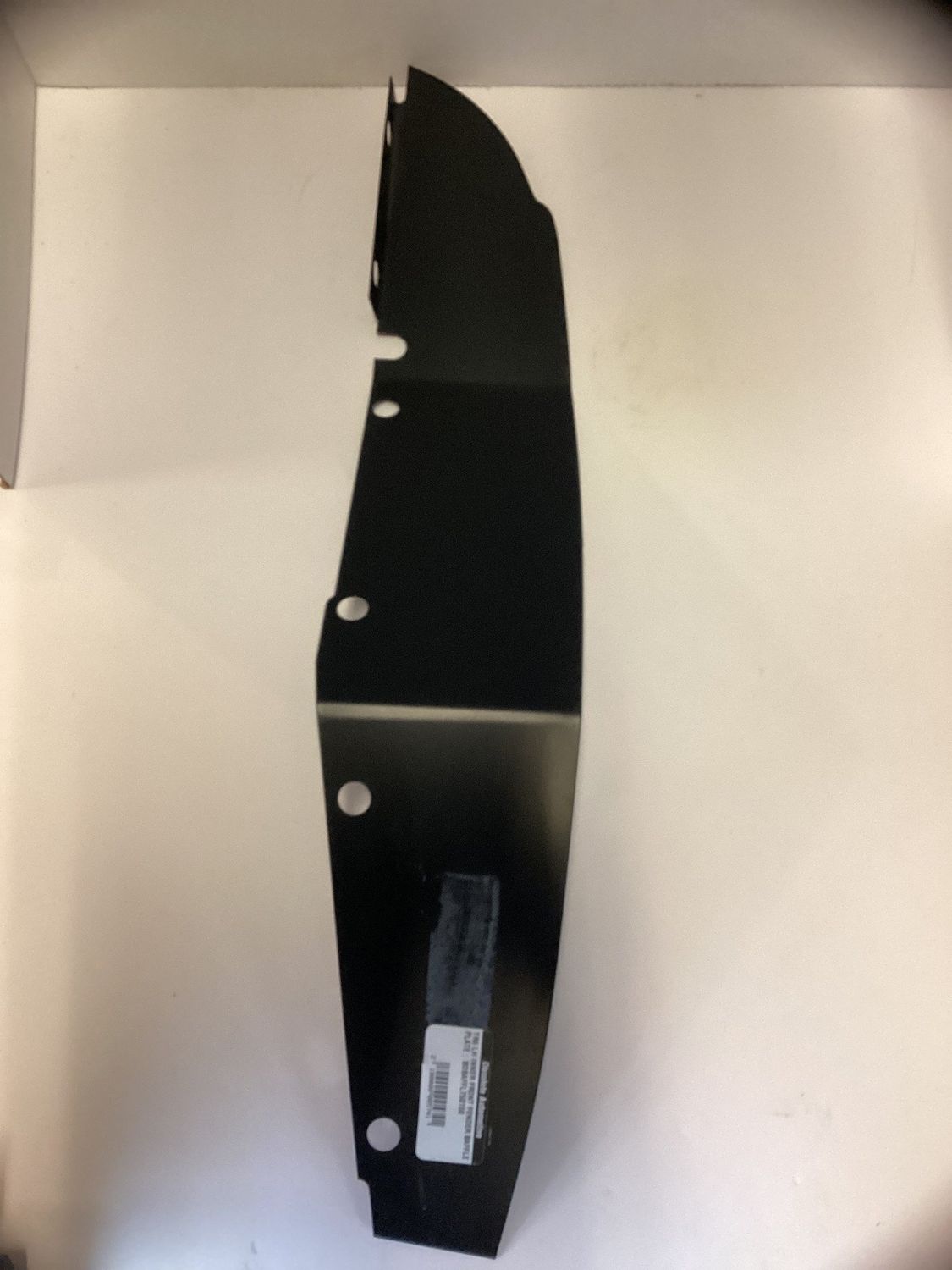 TR6 LH INNER FRONT FENDER BAFFLE PLATE | BOBAFFL750150