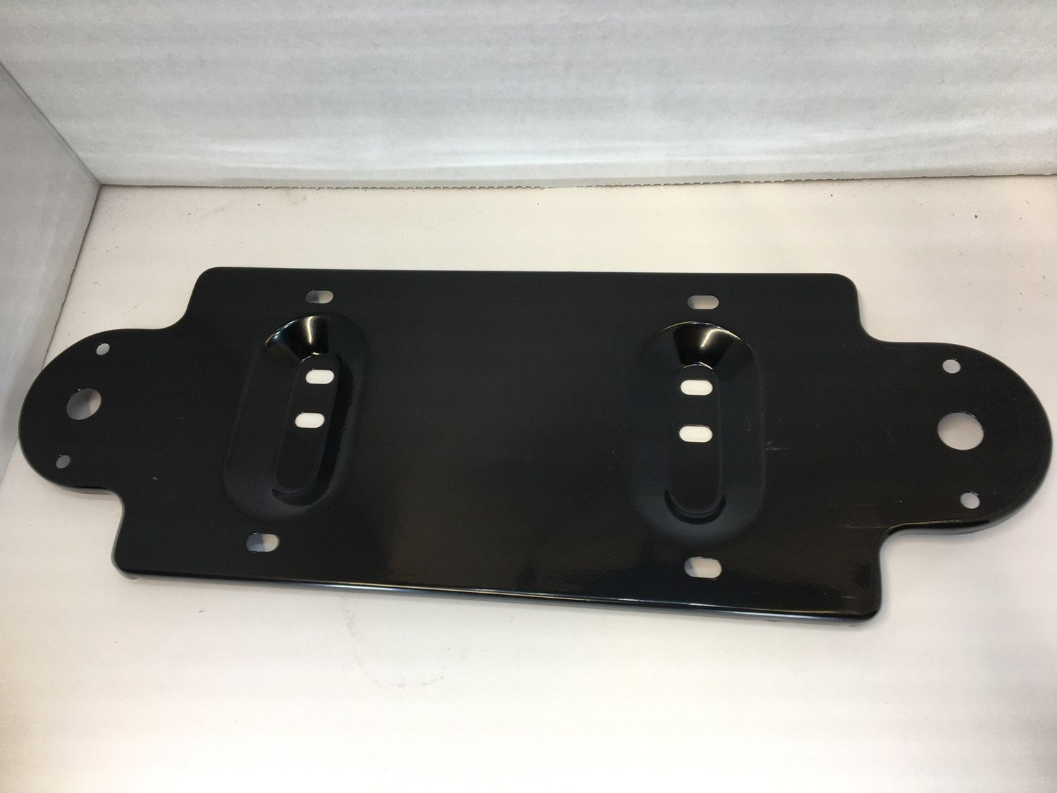 MGB - MIDGET 75-80 LICENSE PLATE BRACKET -RR | BOBRACKCZK3693
