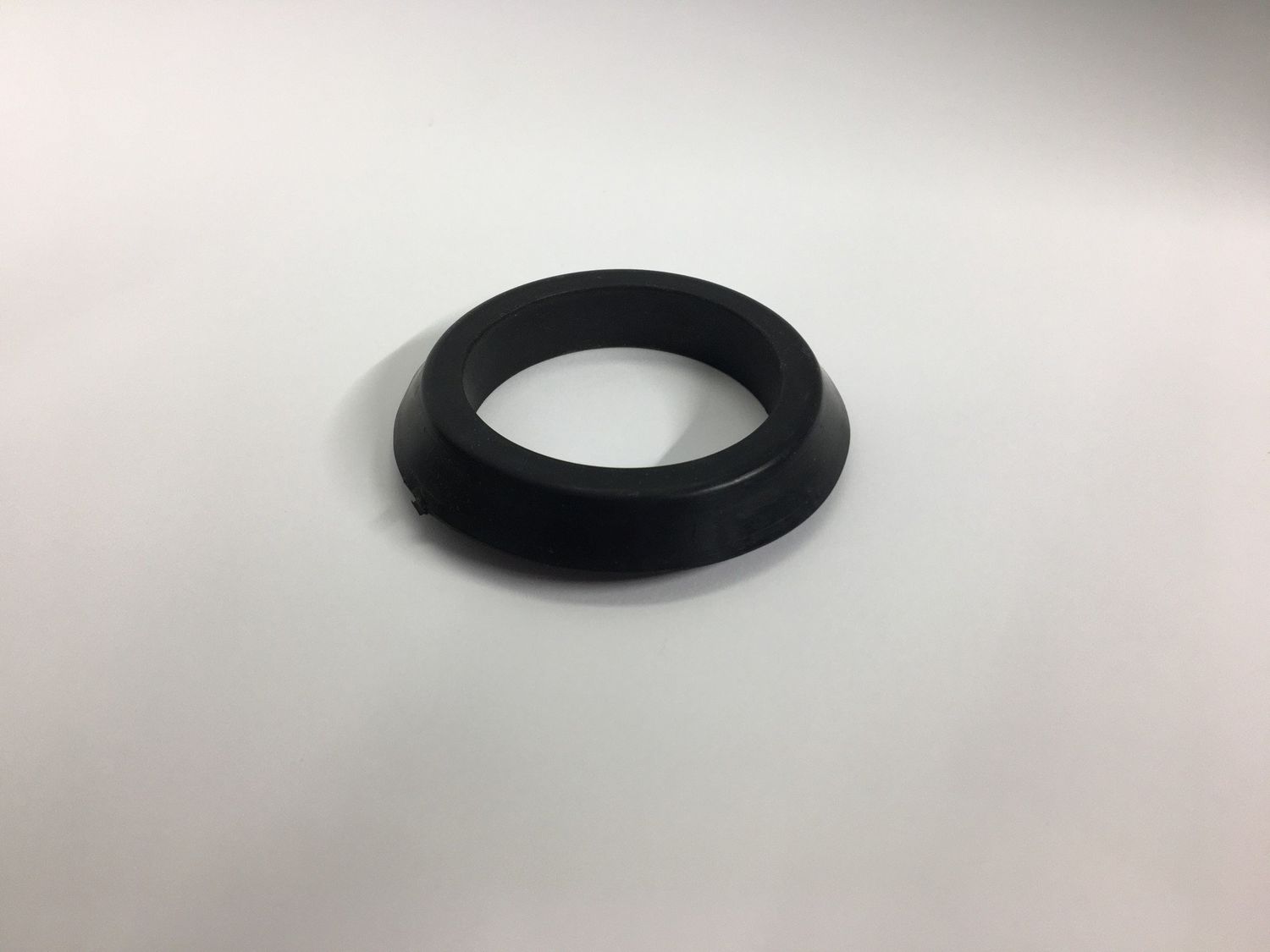 MGB FUEL FILLER NECK GROMMET-ON REAR VAL | BOGROMMAHH6268
