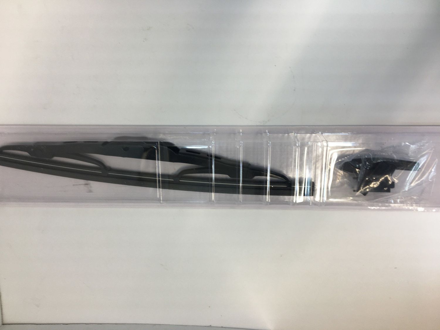 MGB 73-80 WIPER BLADE - BLACK | WBMGBGWB184