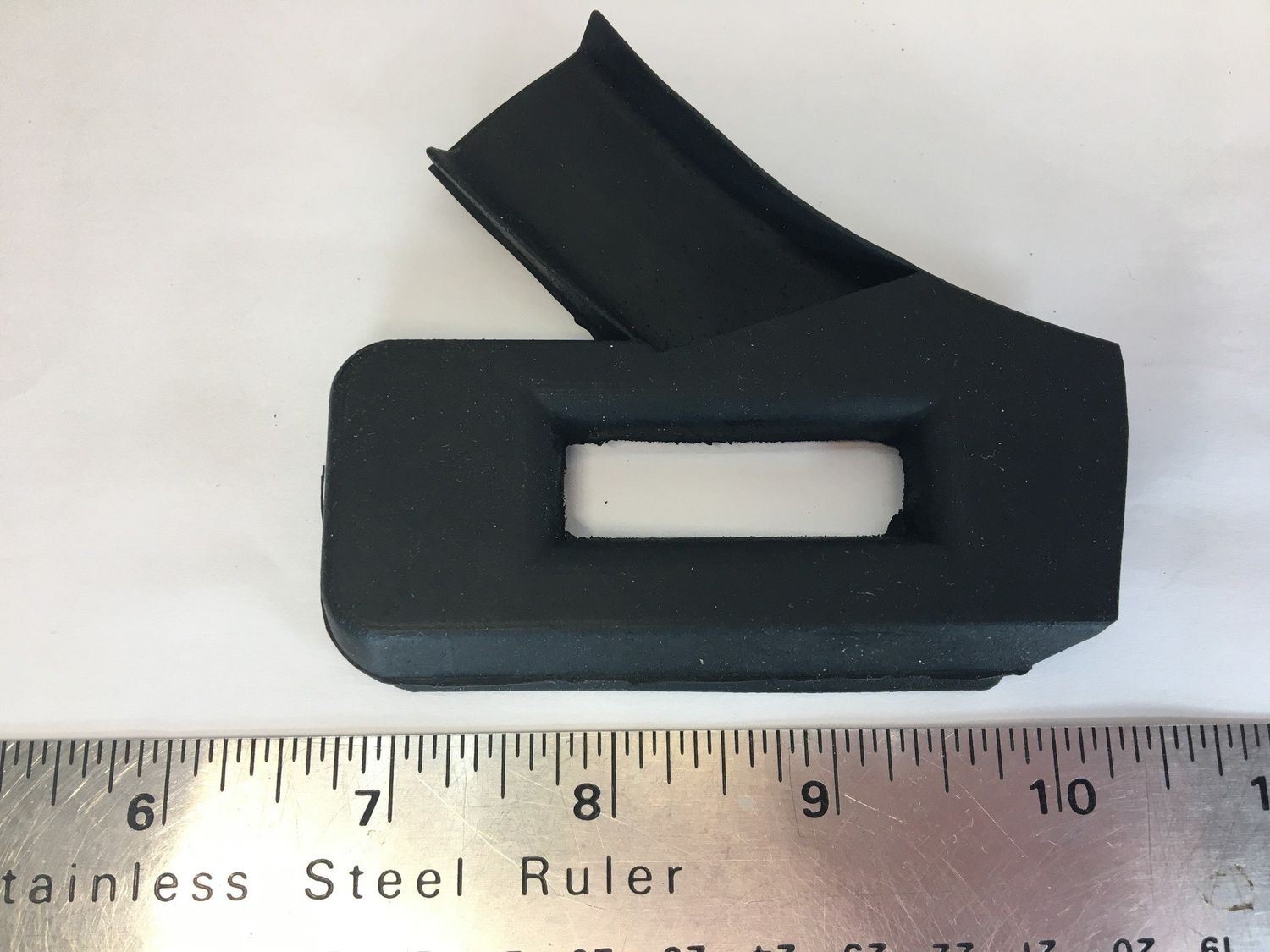 GROMMET, right , pillar to body W/S POST