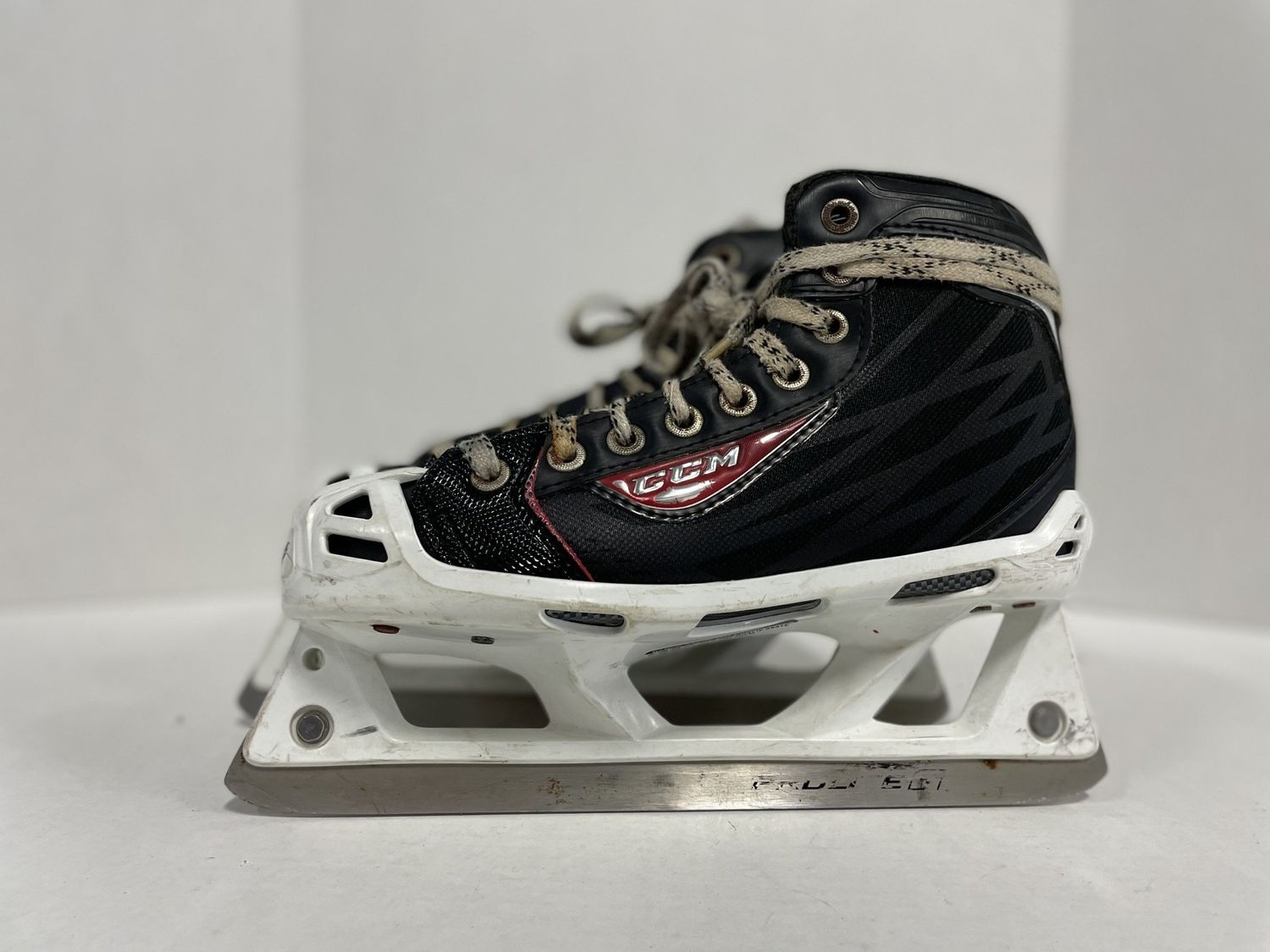 CCM RBZ GOALIE SKATE SZ 4 (NO SOLE)