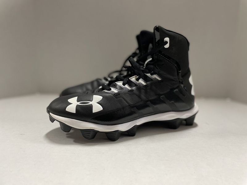 UA FB CLEAT BLK 3