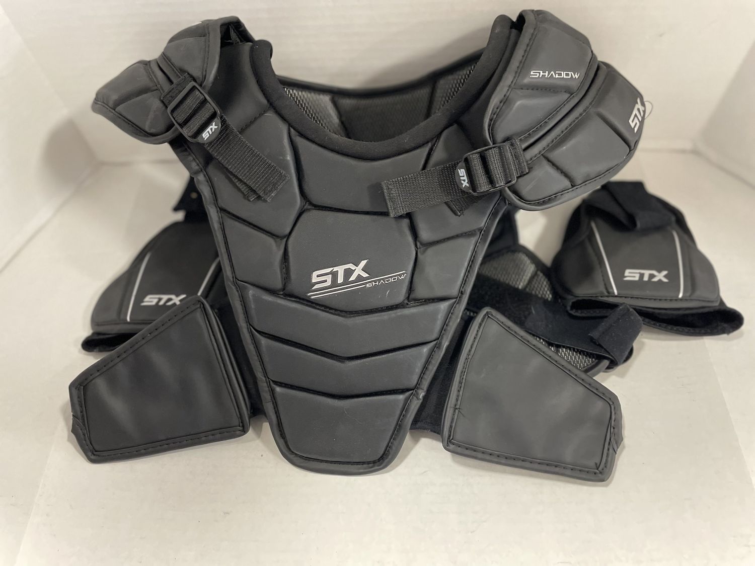 STX SHADOW SHOULDER PADS LARGE