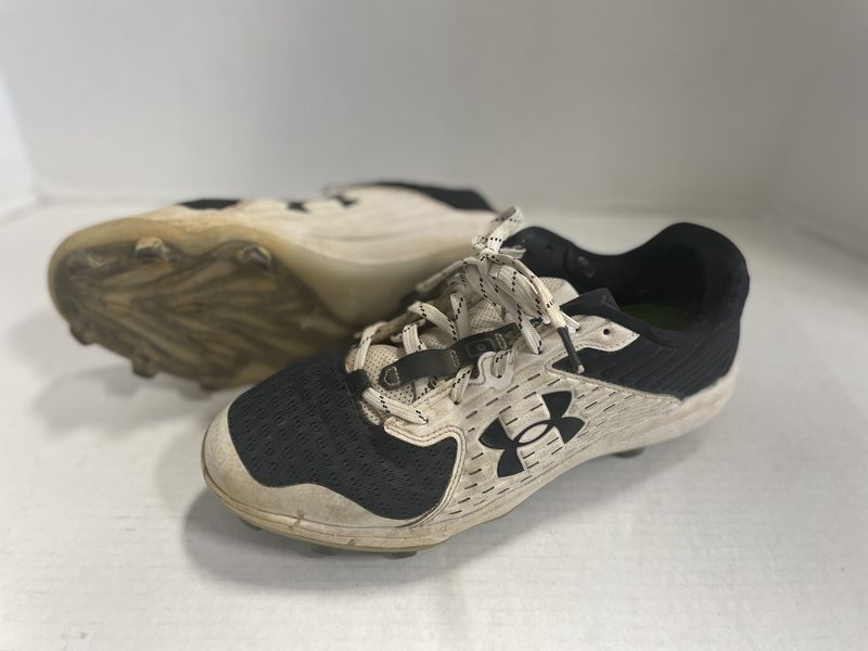 UNDER ARMOUR YARD BB CLEAT BLK/WHT SZ 8.5