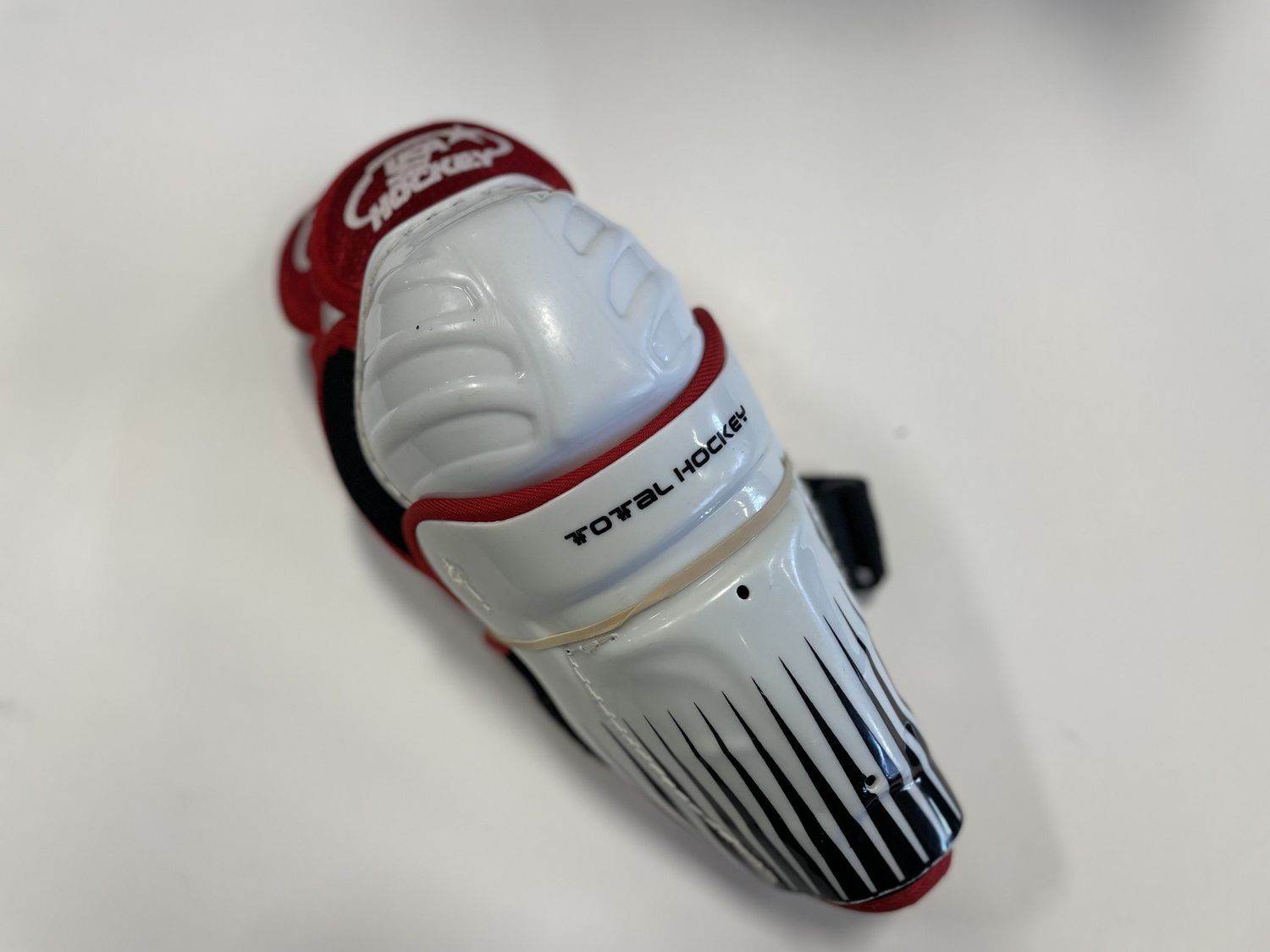 TOTAL HOCKEY SHIN 8&quot;