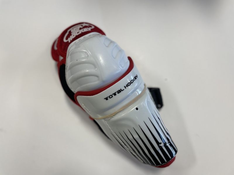 TOTAL HOCKEY SHIN 8&quot;