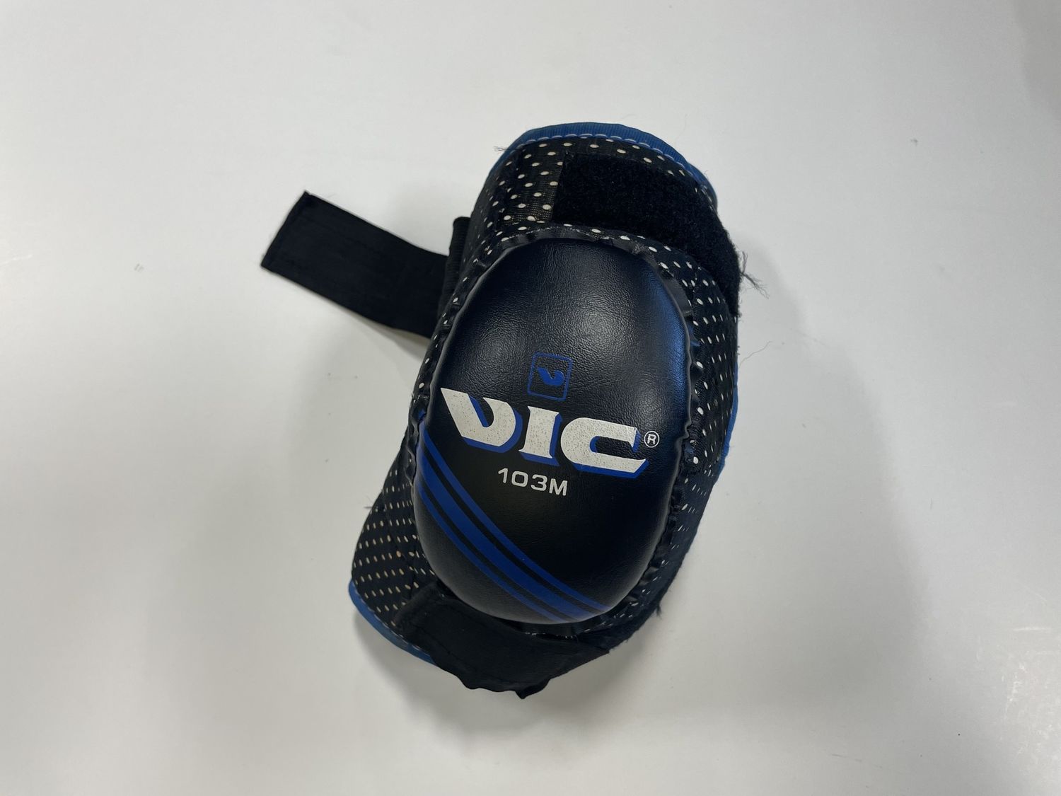 VIC 103M ELBOW SR. MEDIUM
