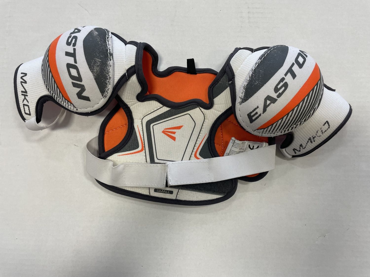 EASTON MAKO SHOULDER YTH SM