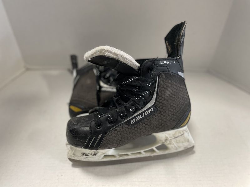 BAUER SUPREME ONE.4 SKATE SZ 4