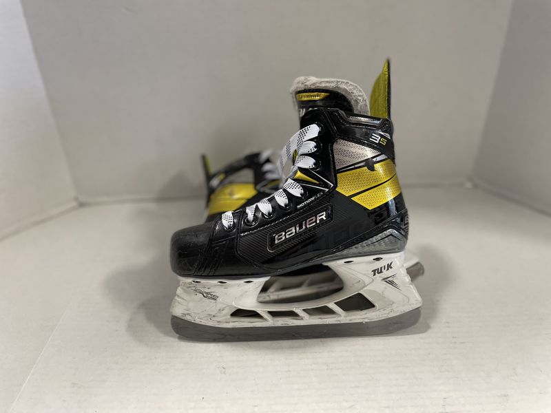 BAUER SUPREME 3S SKATE SZ 2EE