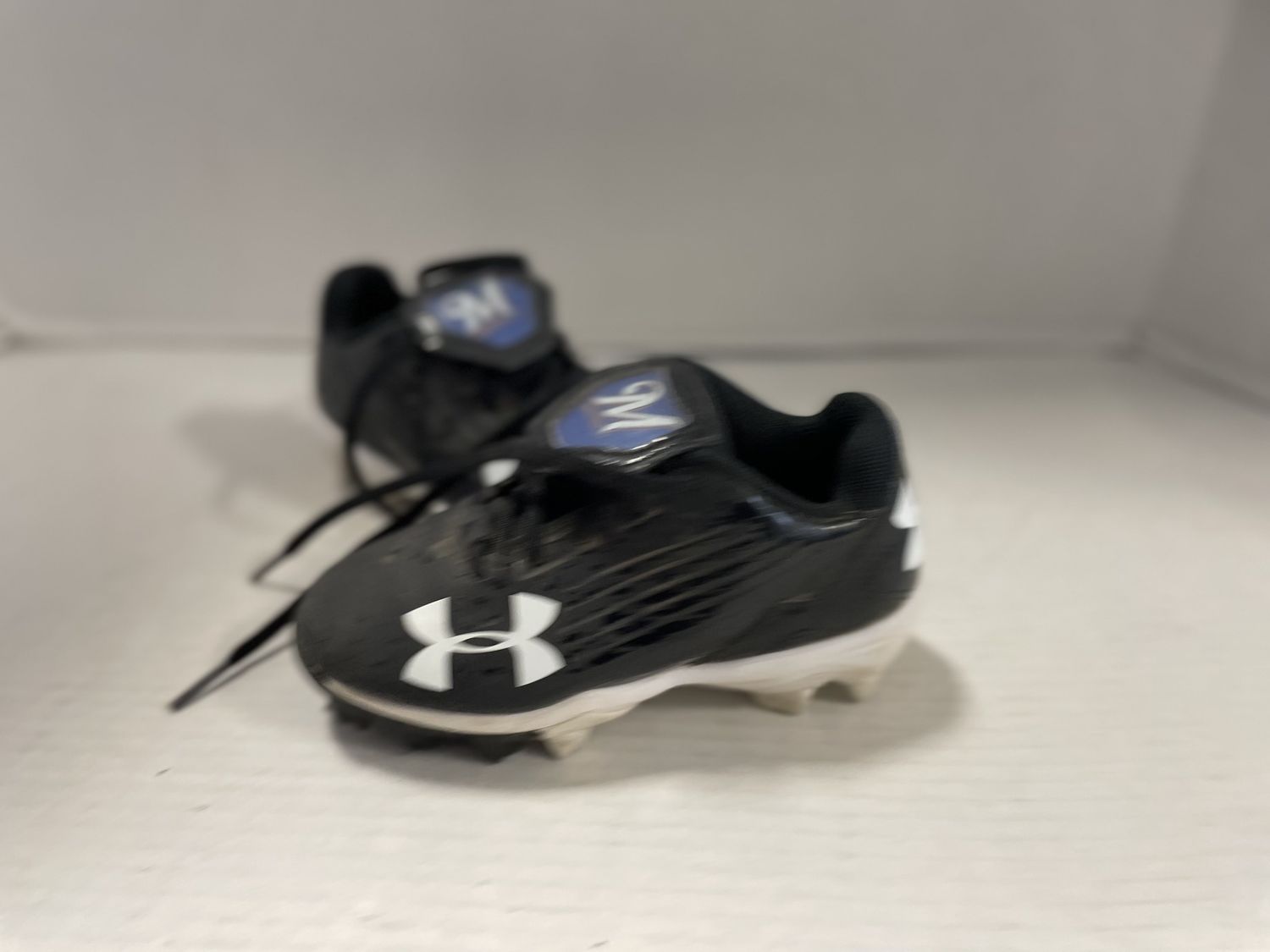 UNDER ARMOUR BB CLEAT SZ Y10