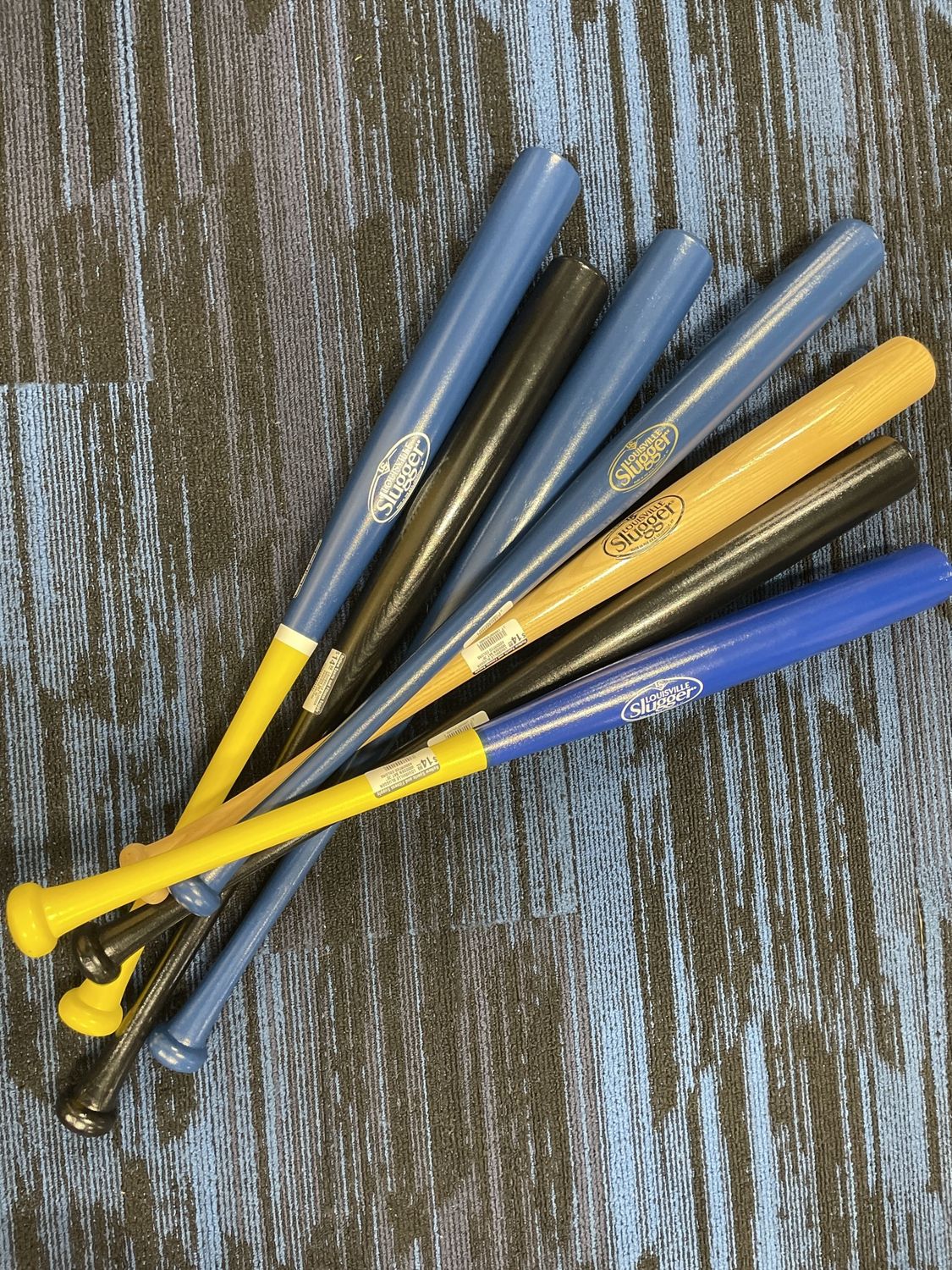 LOUISVILLE SLUGGER WOODEN BAT 30&quot; ASSORTED COLORS