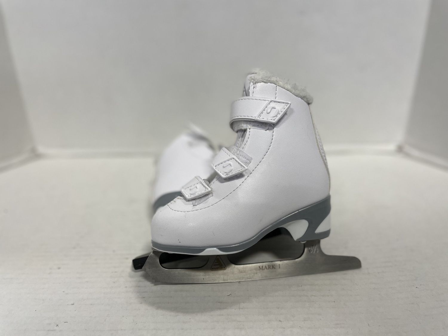 JACKSON 160 FIGURE SKATE SZ Y8