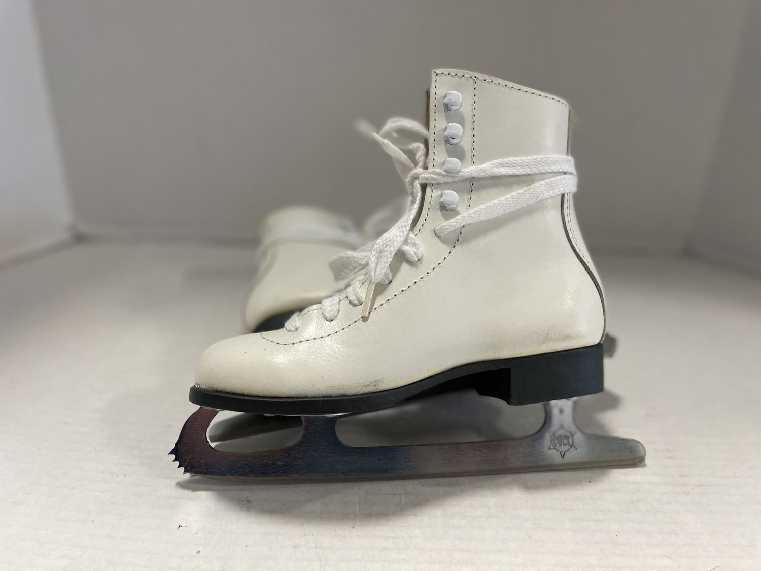 LAKE PLACID FIGURE SKATE SZ Y13