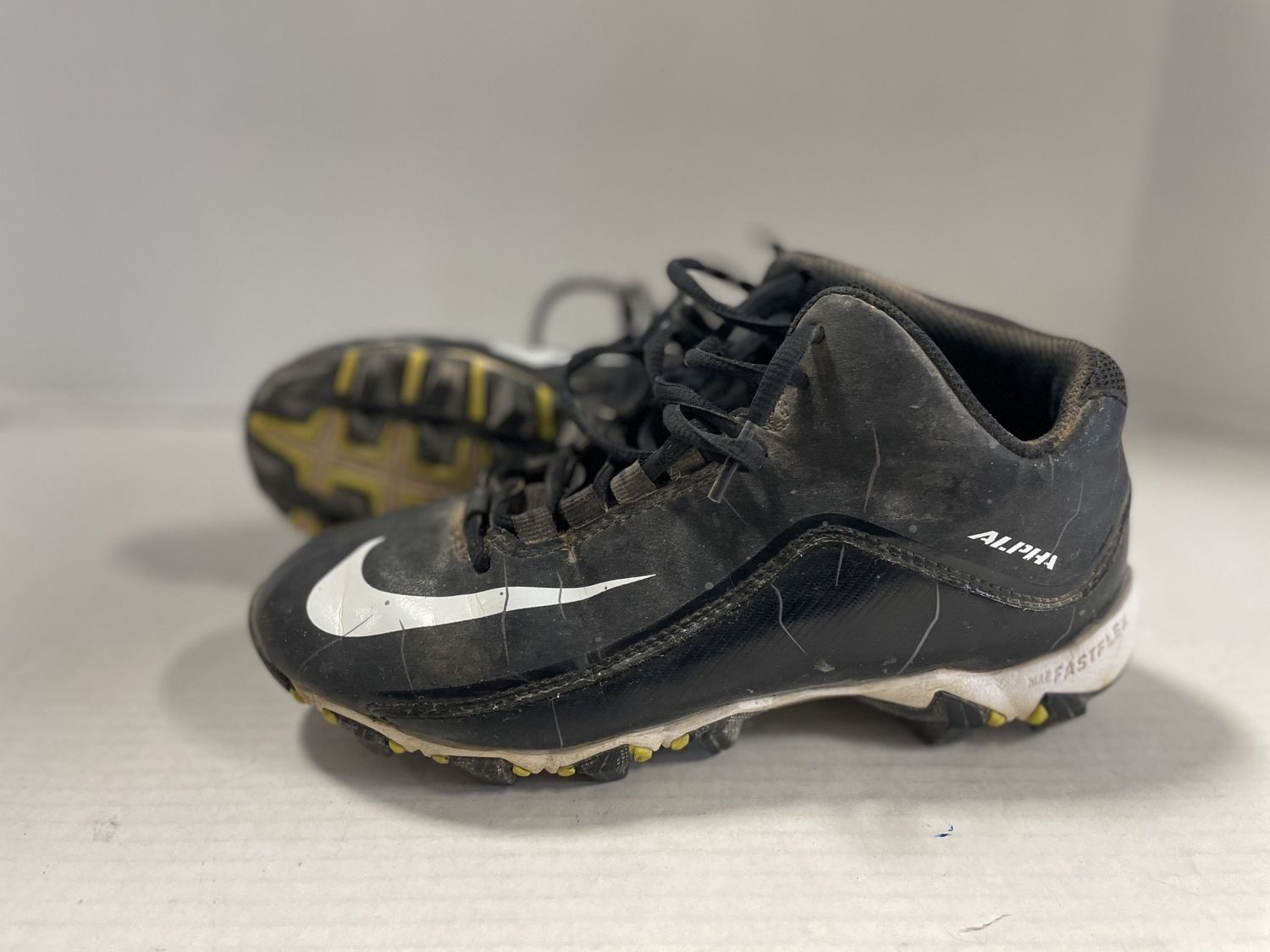 NIKE ALPHA FOOTBALL CLEAT SZ 4.5