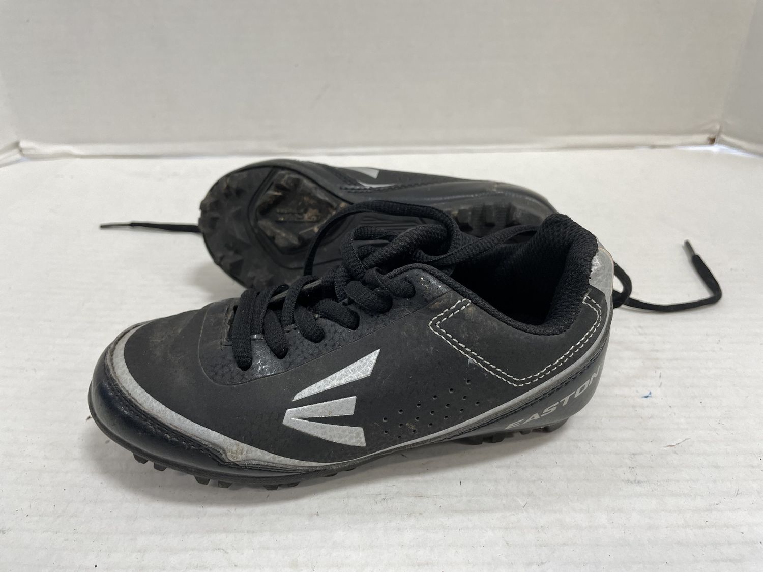 EASTON BASEBALL CLEAT SZ Y11