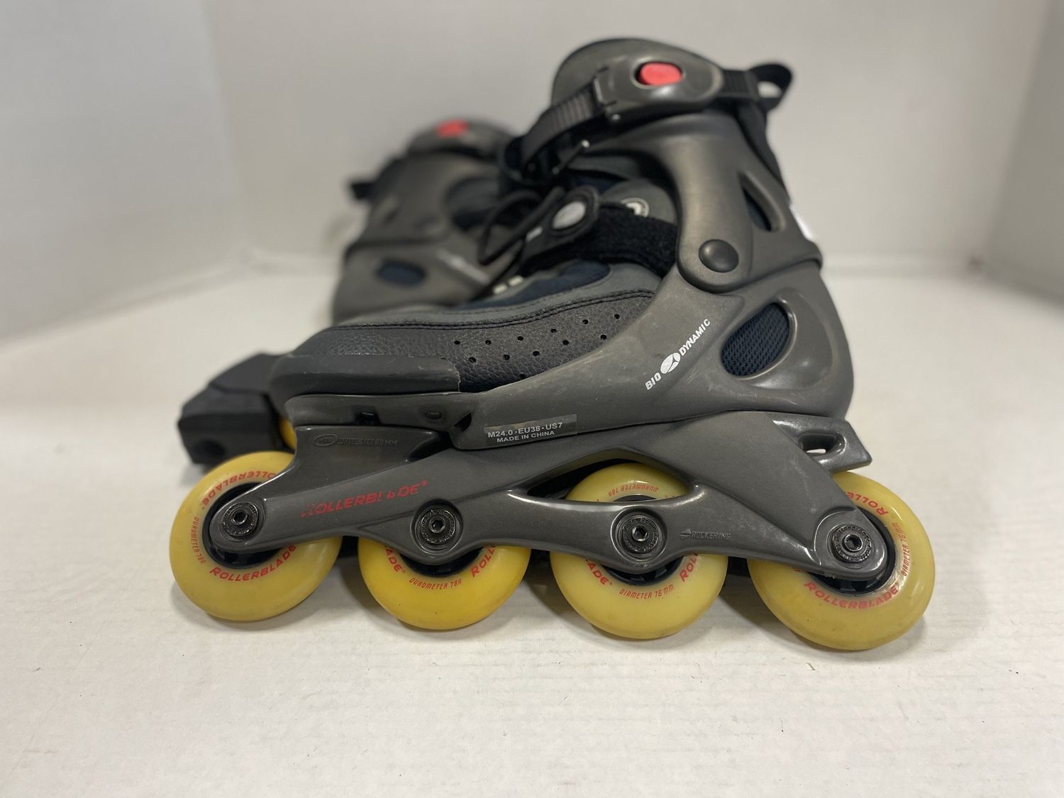 ROLLERBLADE SKATE SZ 7