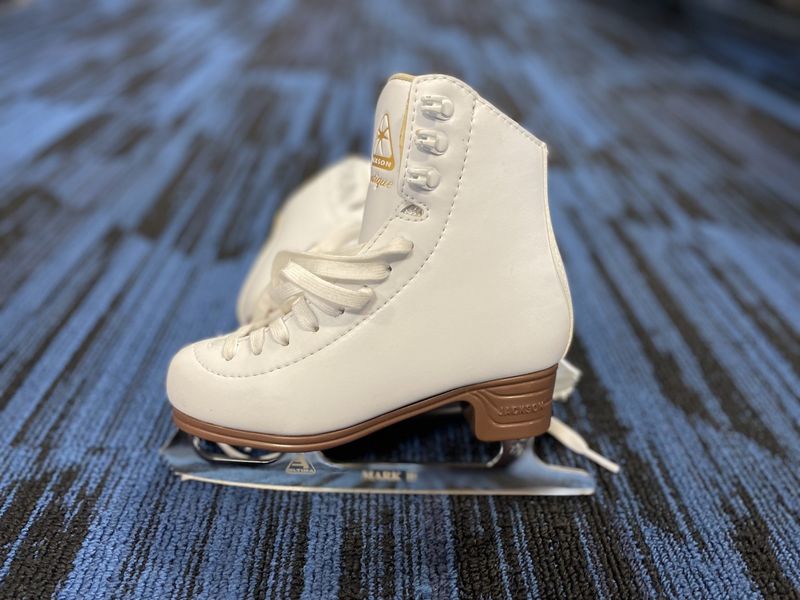 JACKSON MYSTIQUE FIGURE SKATE SZ Y12