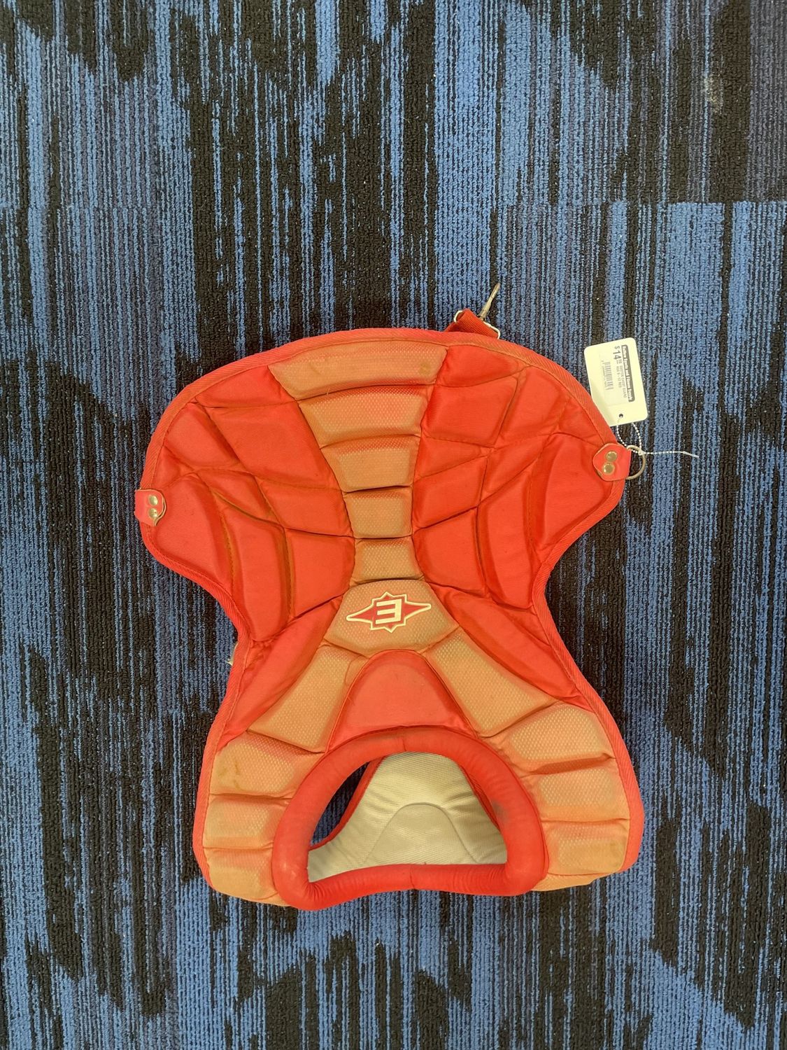 EASTON CHEST GUARD AGE 9-12 RED
