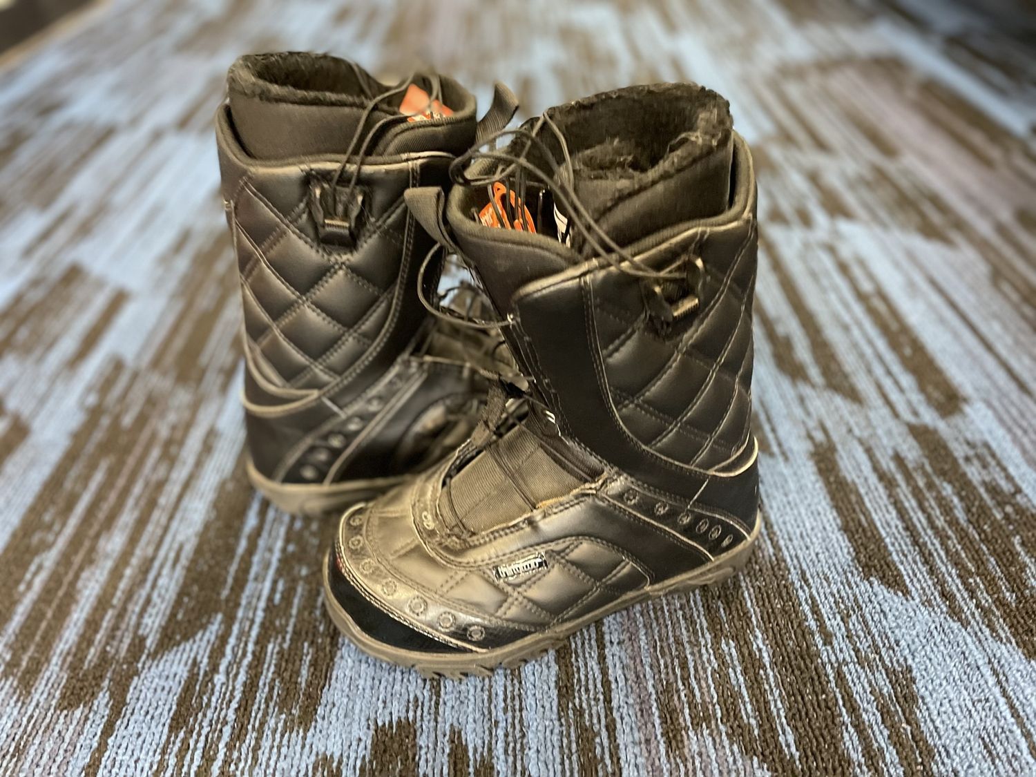 THIRTYTWO FAST TRACK SNOWBOARD BOOTS SZ 7.5L