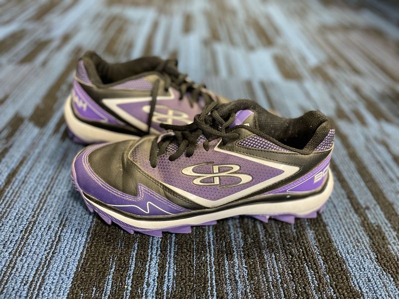 BOOMBAH TURF SHOES SZ 10