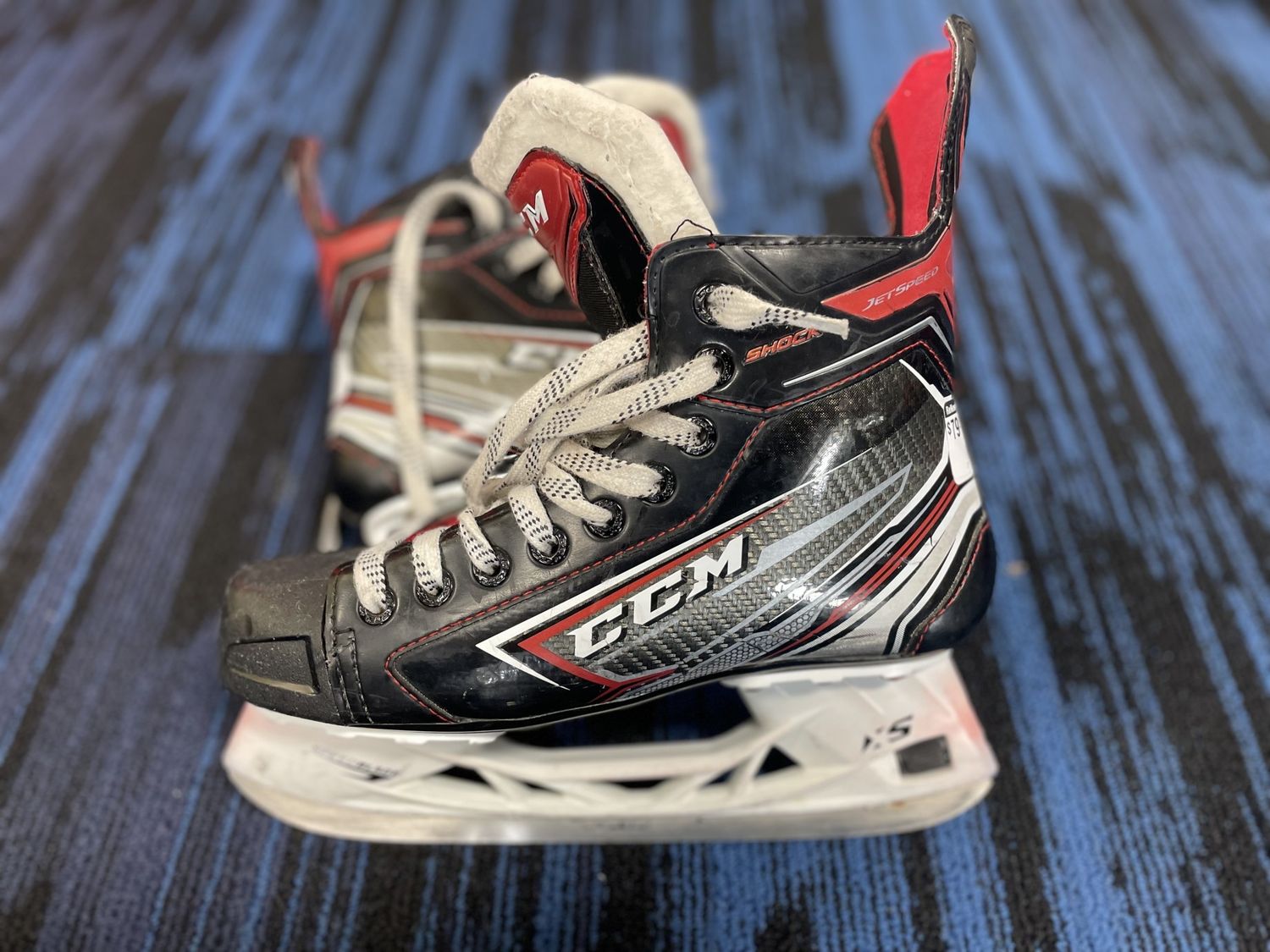 CCM JETSPEED SHOCK HOCKEY SKATE SZ 5