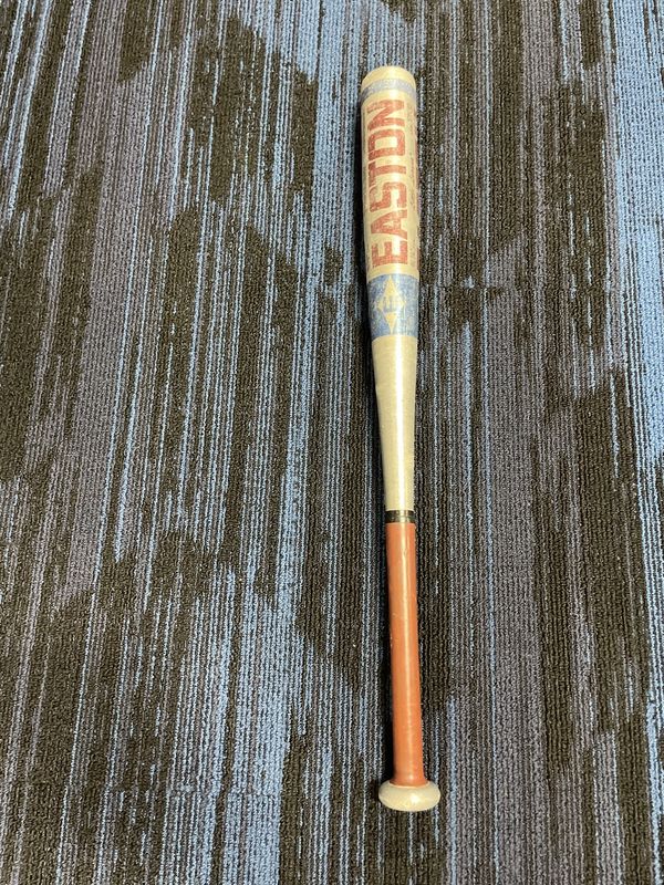 EASTON PICNIC BAT
