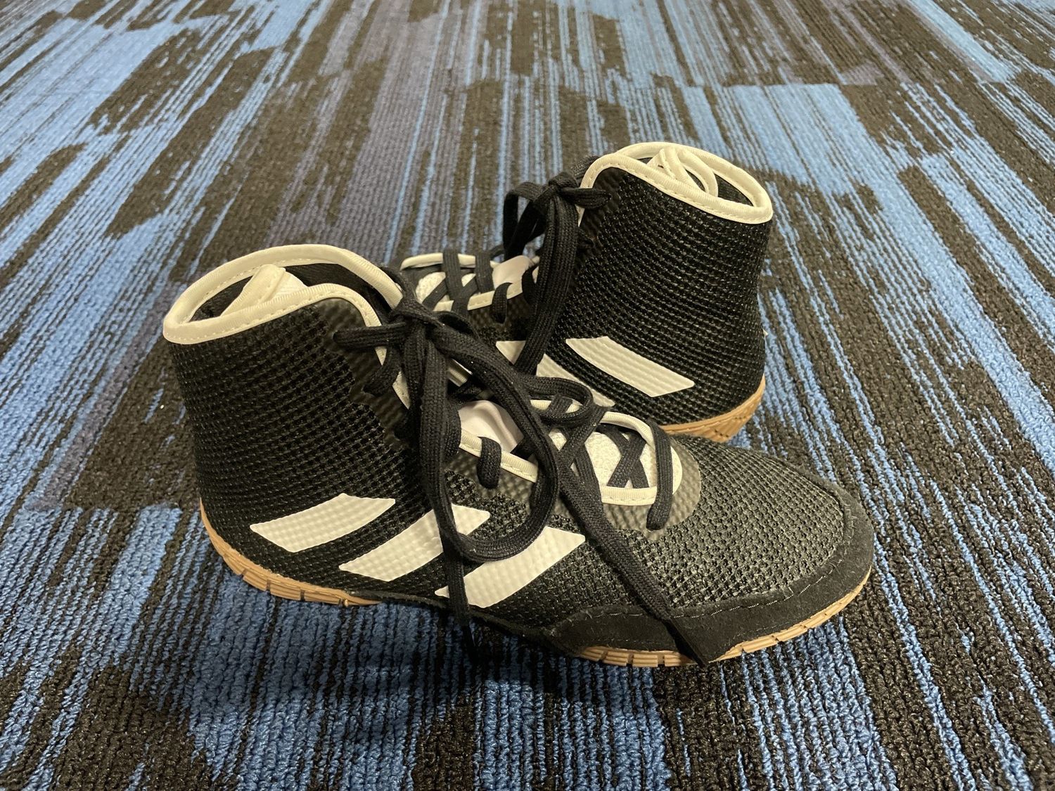 ADIDAS WRESTLING SHOE SZ 4.5