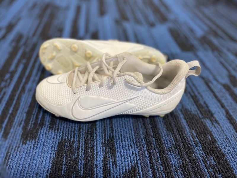 NIKE LACROSSE SHOE SZ 4.5