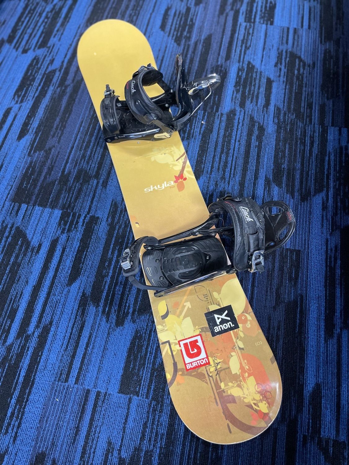 K2 SNOWBOARD WITH CINCH BINDINGS 142CM