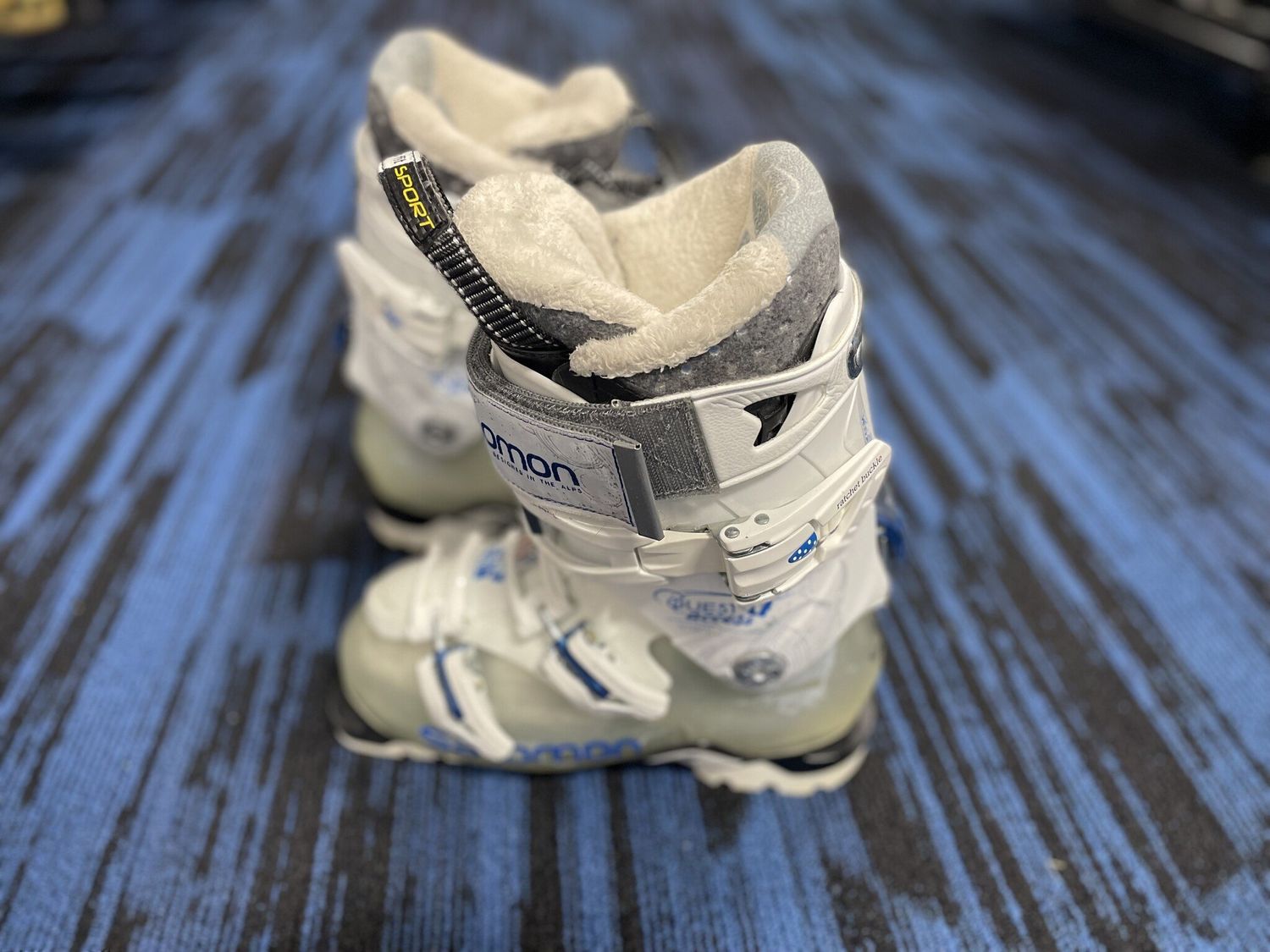 SALOMON QUEST SKI BOOT SZ 5