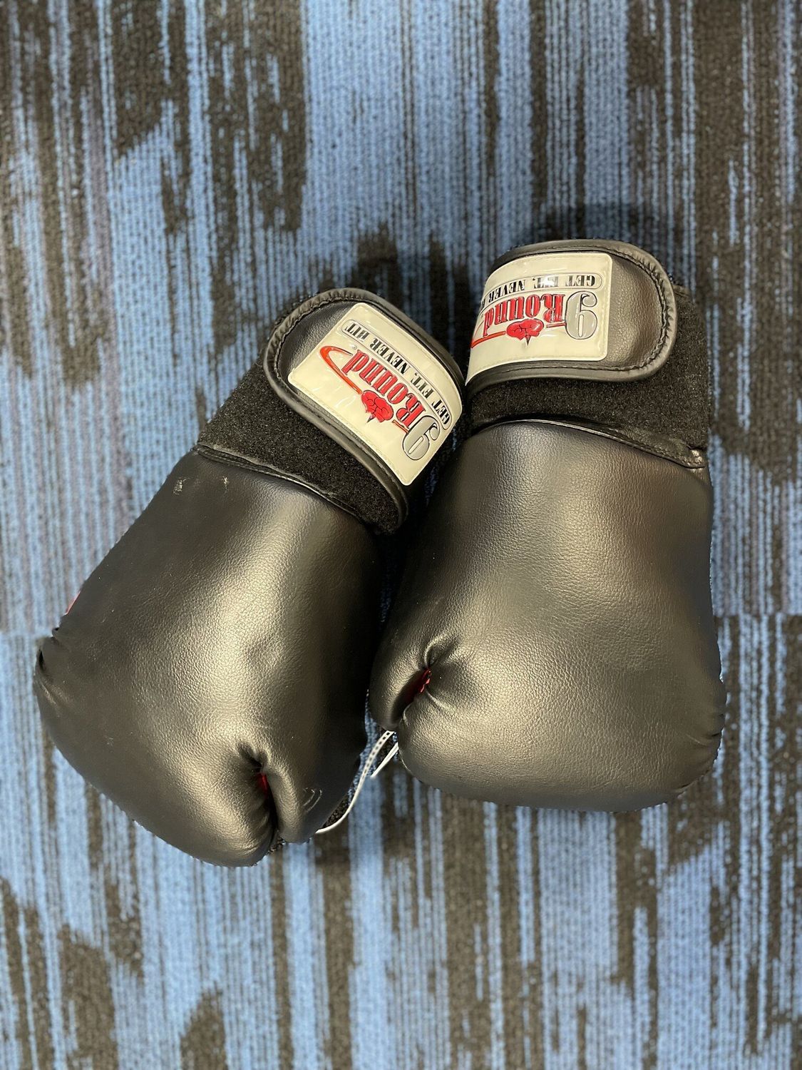 9ROUND BOXING GLOVE PAIR