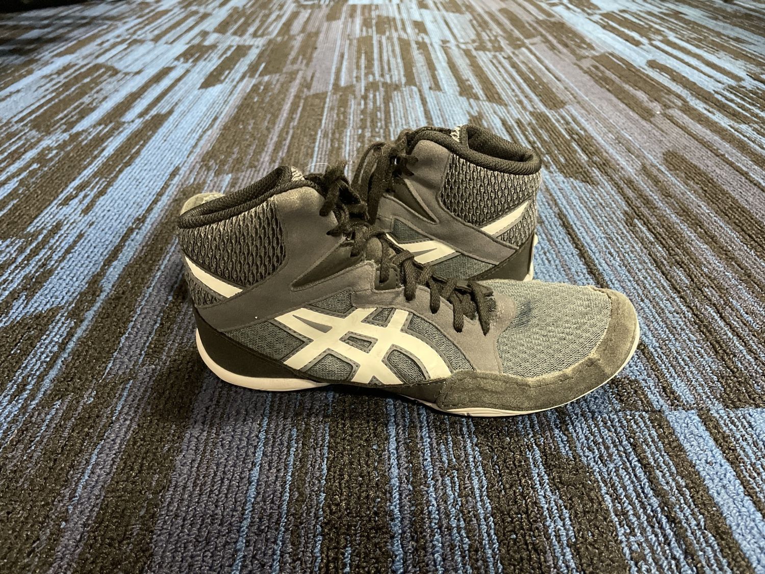 ASICS WRESTLING SHOE SZ 6