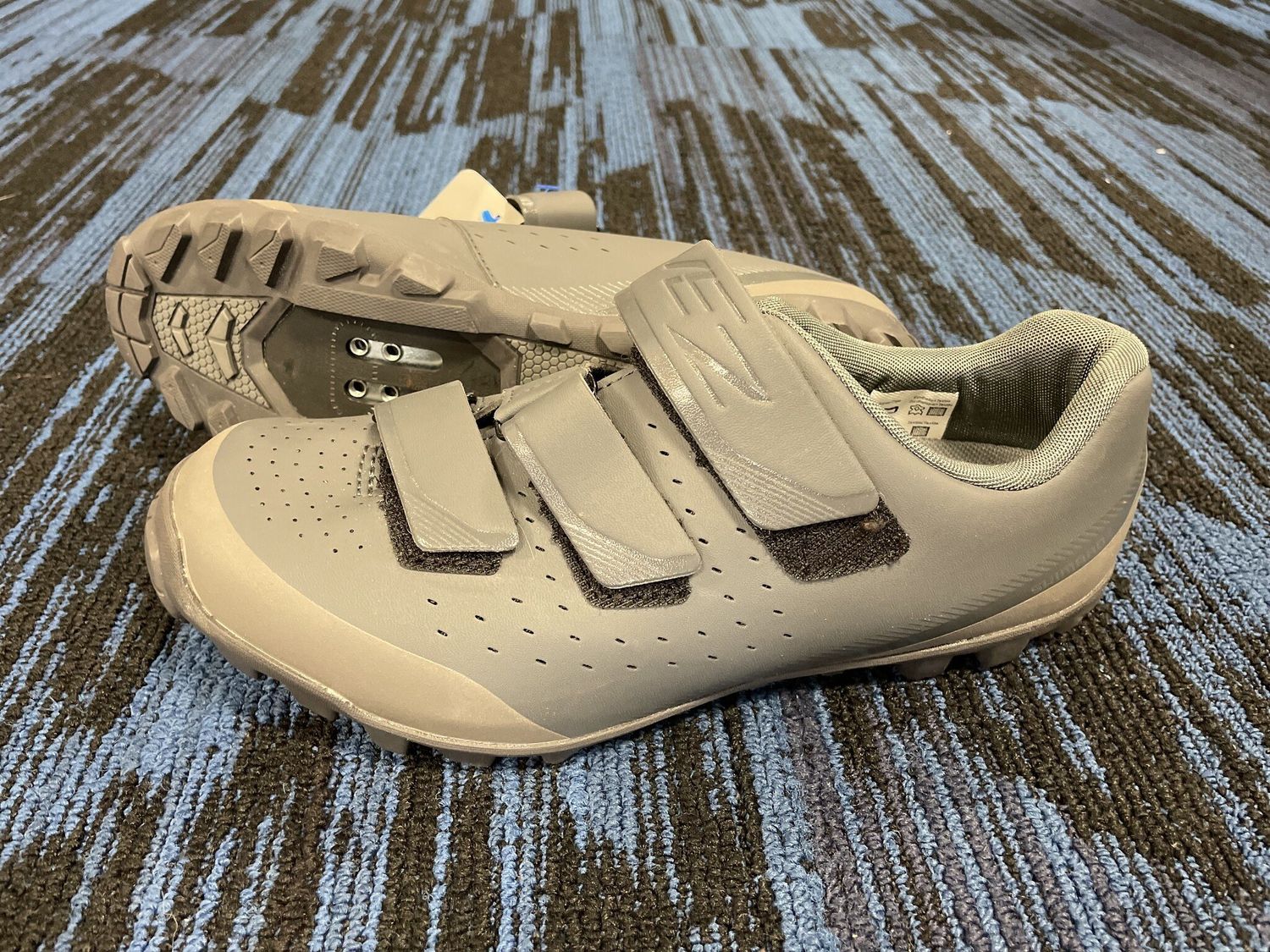 SHIMANO CYCLING SHOES 8.5(EUR 41)