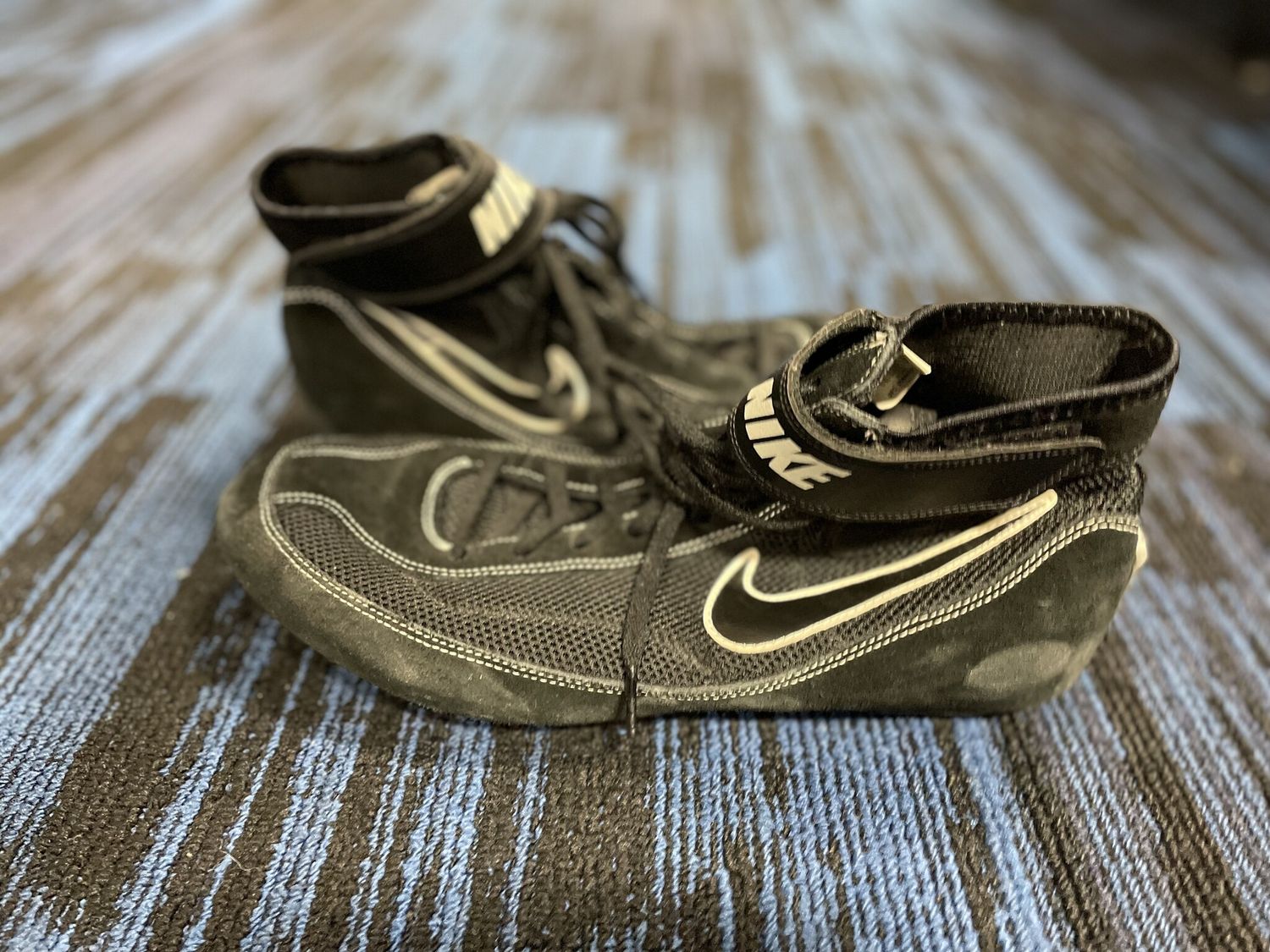 NIKE WRESTLING SHOE SZ 11.5